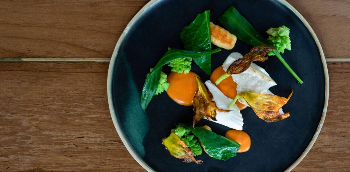 "Restaurant met open keuken: verse gerechten in een gezellige sfeer"