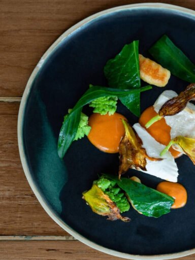 "Restaurant met open keuken: verse gerechten in een gezellige sfeer"